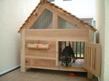 1軒に2部屋の犬小屋 1軒に2部屋の犬小屋