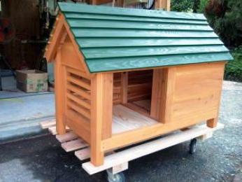 デッキ付き柴犬の犬小屋 デッキ付き柴犬の犬小屋