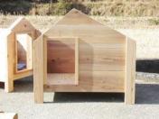雨風対策の犬小屋（厚板タイプカット）