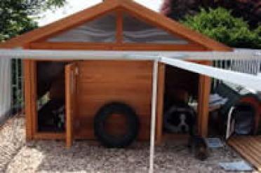 大型犬2頭の犬小屋3 N様からの犬小屋設置写真3