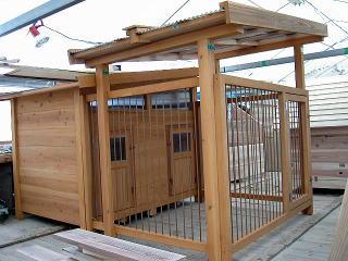 製作中の犬小屋写真