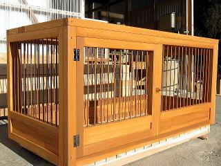 製作中の犬小屋写真