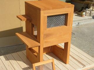 製作中の犬小屋写真