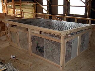 製作中の犬小屋写真