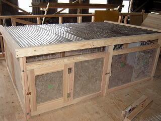 製作中の犬小屋写真