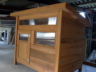 製作中の犬小屋写真