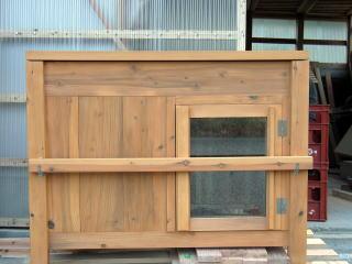 製作中の犬小屋写真