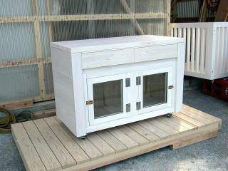 製作中の犬小屋写真