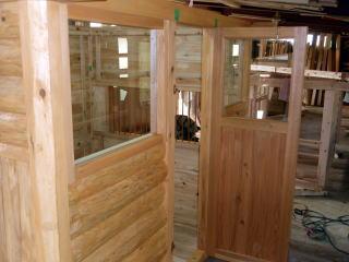 製作中の犬小屋写真