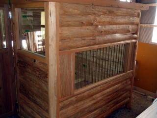 製作中の犬小屋写真