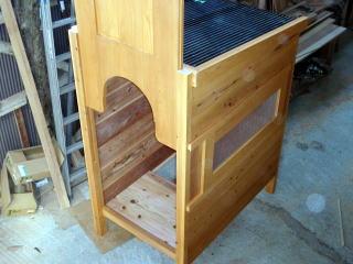 製作中の犬小屋写真